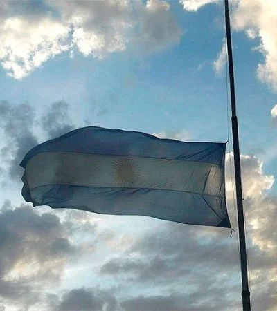 tragedia-micro-tucumán-lista-fallecidos-duelo-personas-mendoza