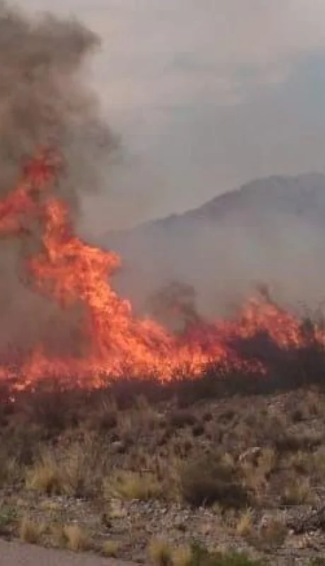 incendio-en-el-challao-mendoza-videos.viento-zonda