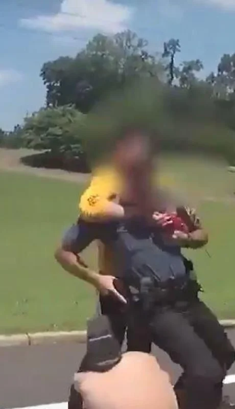 dos-policias-matan-a-tiros-a-un-hombre-con-un-cuchillo-que-los-ataco-estados-unidos-georgia-sujeto-ee-uu-