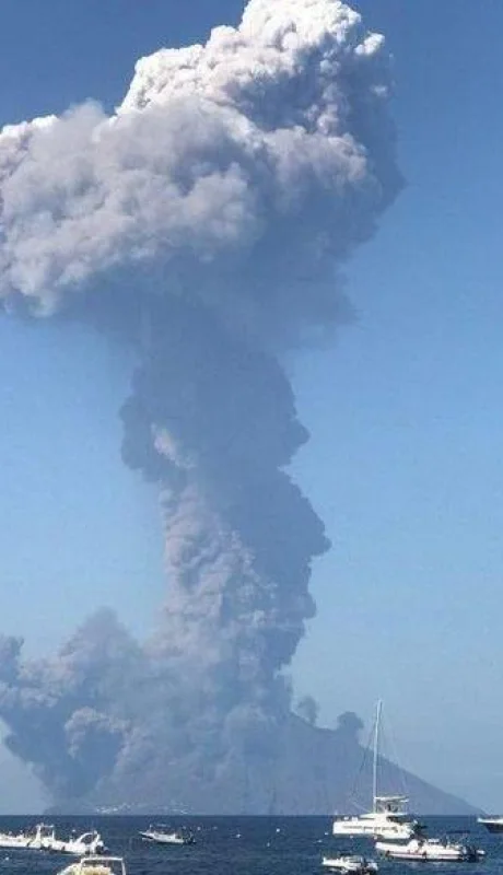 volcán-italia-erupción-fotos-video-Stromboli-2