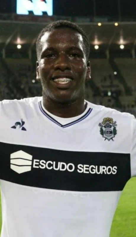 hurtado-boca-pase-compra-gimansia