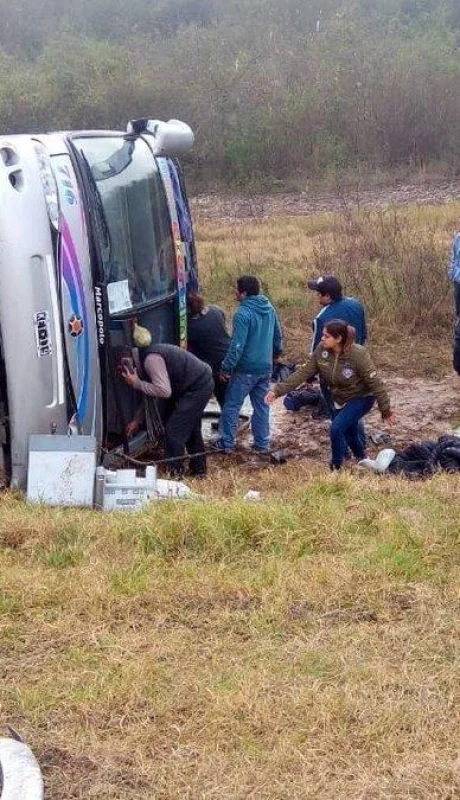 D-ZhsUMX4AESi8J.jpg-large