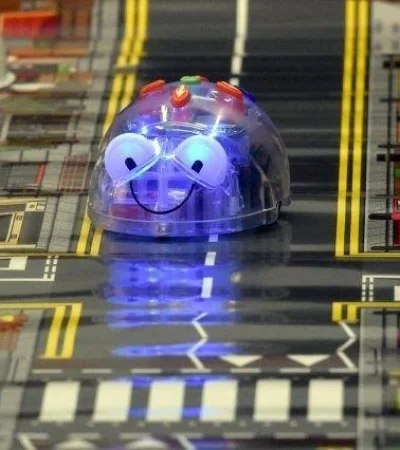 jardines-maternales-de-mendoza-recibieron-equipamiento-tecnologico-robotica-tecnología-2019