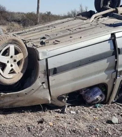 accidente-santa-rosa-vuelco-mujer-niñas