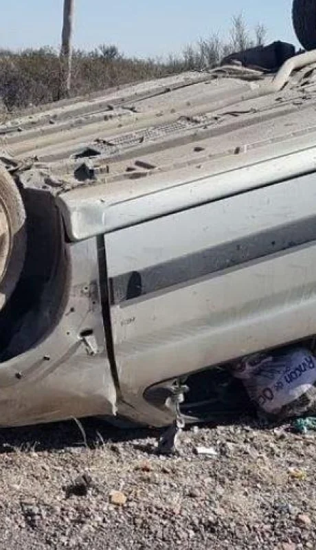 accidente-santa-rosa-vuelco-mujer-niñas
