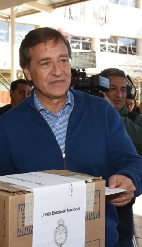 suarez-paso-2019-mendoza-voto-escuela-2