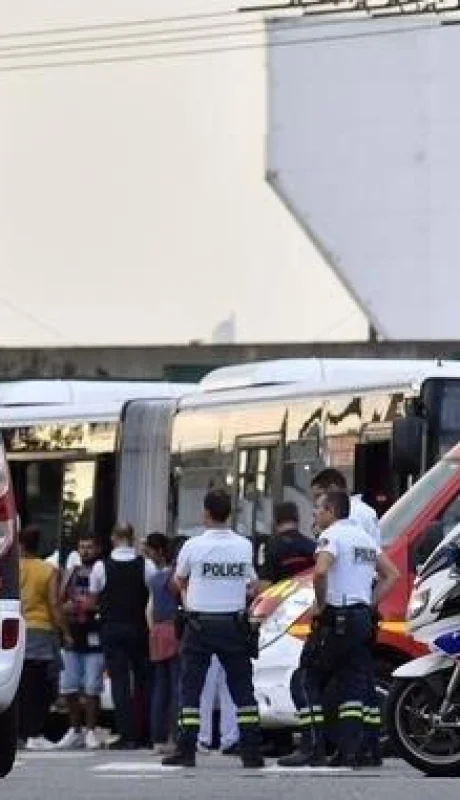 Francia--ataque-cuchillo