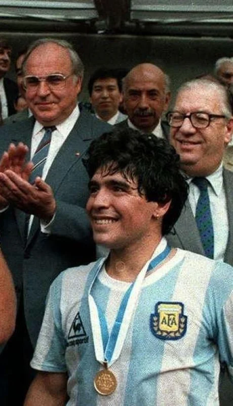 Brown-Maradona