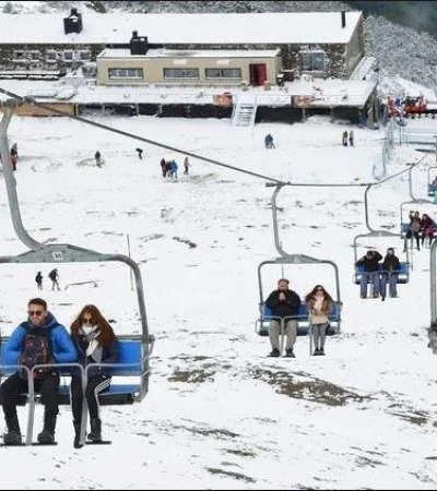El ciclo lectivo 2025 prevé 190 días de clases. Las vacaciones de invierno se distribuirán entre julio y agosto, según la provincia.