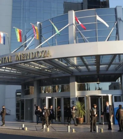 e7b4f06e-a6b6-4c15-9537-34008d398f1a