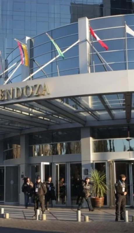 e7b4f06e-a6b6-4c15-9537-34008d398f1a