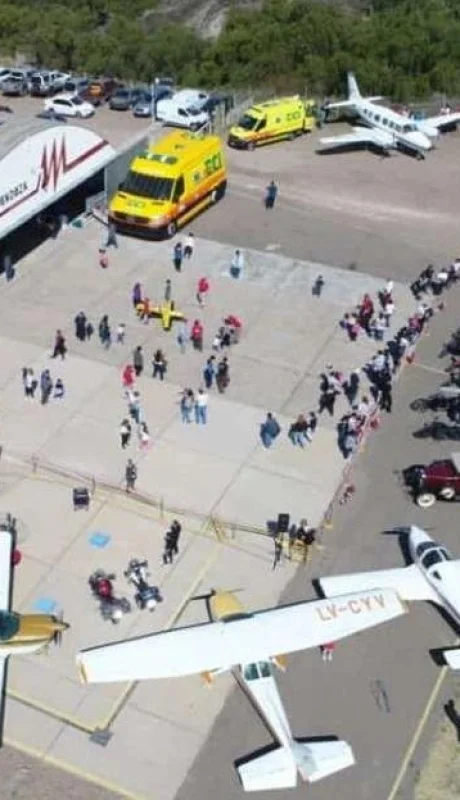 festejo-dia-del-niño-aviacion-lolo-lorenzo-azcarate-aeroclub-mendoza-3