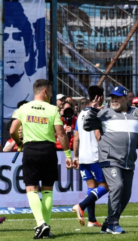 gimnasia-racing-maradona-debut-superliga.jpg-