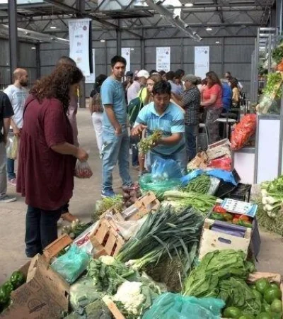 segunda-feria-productores-mendocinos-peatonal-del-vino-1