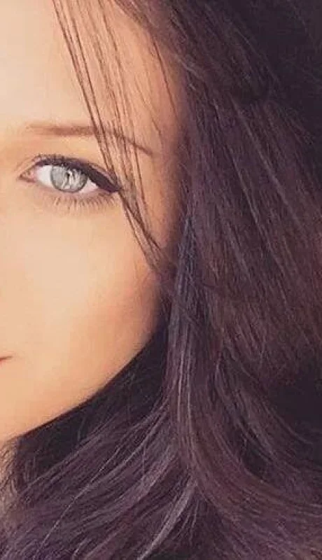 barbie-velez-instagram-dedo-lesion-bikini-4