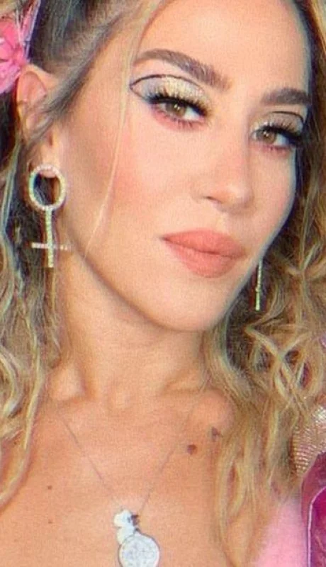 jimena-baron-desnuda-selfie-espejo-topless-2