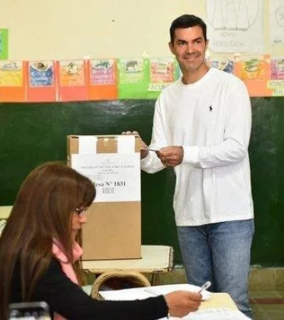 juan-manuel-urtubey-voto-votacion-salta-paso-2019-boleta-electronica