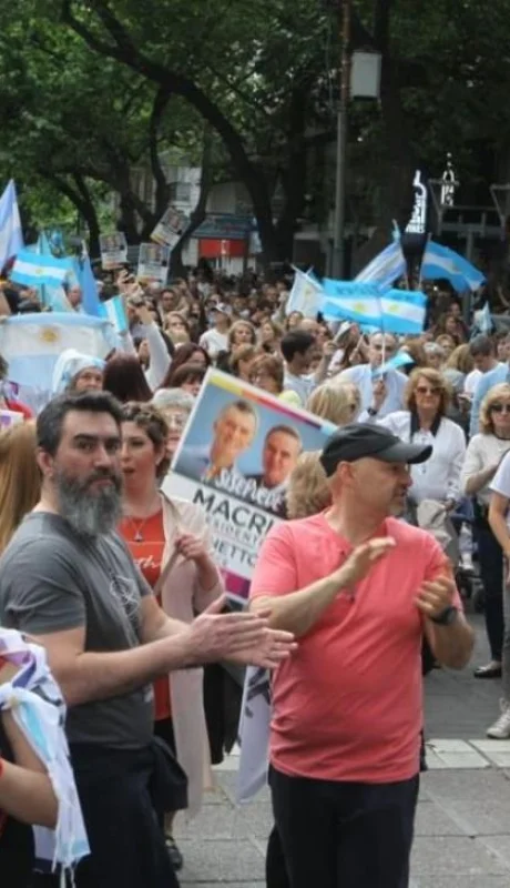 32f7a6b9-d1fa-4d64-b7c2-051fbd8faa04