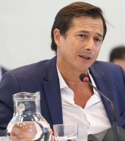 cartel-Daniel-Lipovetzky-despacho-2