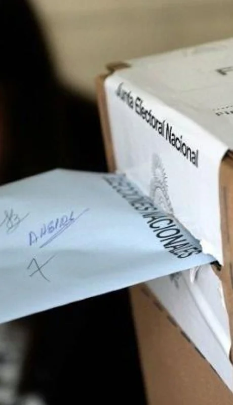 elecciones-argentina-generica-voto-3_473_945_c