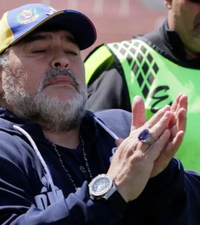 Diego-Maradona-VAR-ingleses