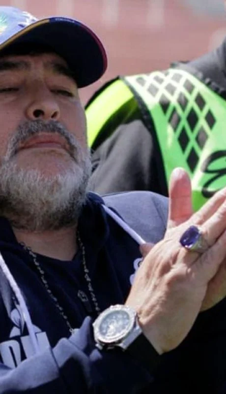 Diego-Maradona-VAR-ingleses