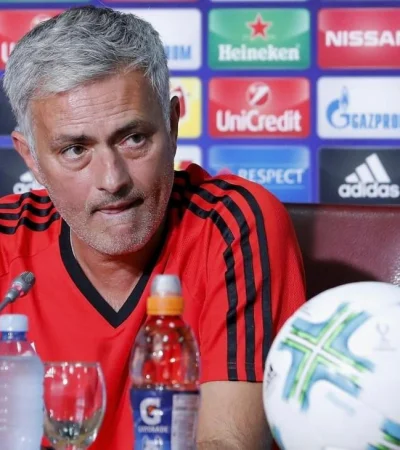 José--Mourinho-dt-tottenham