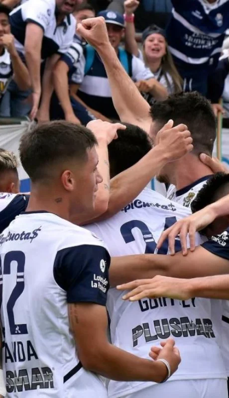 Gimnasia-y-Esgrima-La-Plata-Diego-Maradona-Superliga