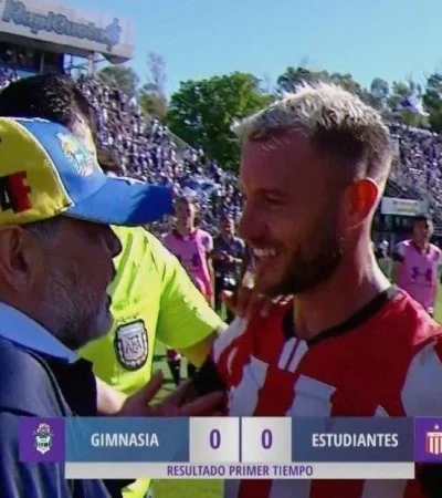 Maradona-Fernández-clásico-cruce