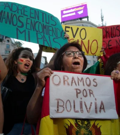 Bolivianos
