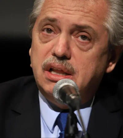 Luis-Lacalle-Pou-alberto-fernandez-saludo-presidente-2