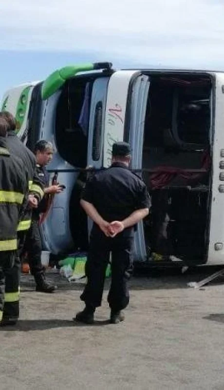 accidente-ruta-2-micro-vuelco-chofer