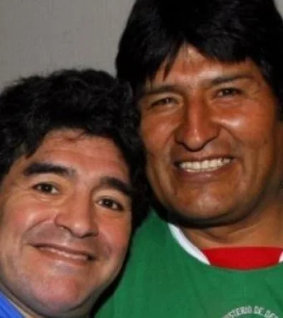 Diego-Maradona-y-Evo-Morales