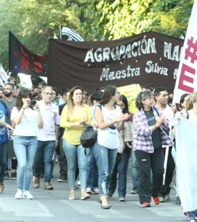 protesta-docentes-suplentes-mendoza-DGE-