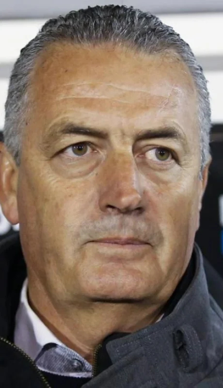 gustavo-alfaro-boca-dt-argentina-firma-club-