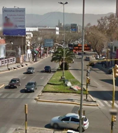 Entrada-a-la-ciudad-de-Mendoza