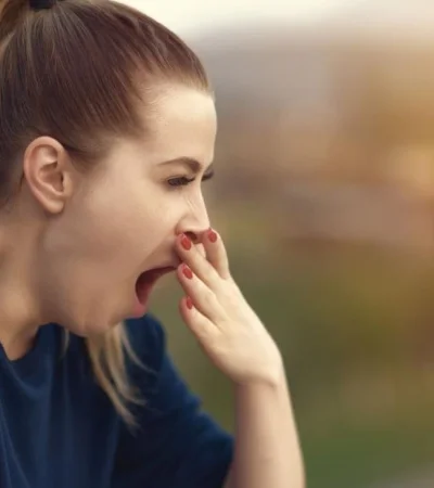 bostezo-salud-enfermedad-signos-problemas-2