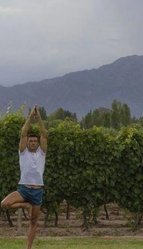 Yoga-en-los-Caminos-del-Vino-750x400