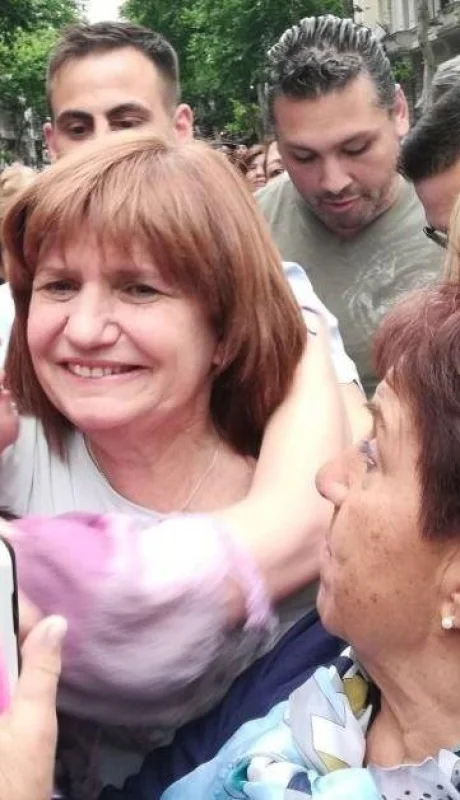 Patricia-Bullrich-Plaza-de-Mayo