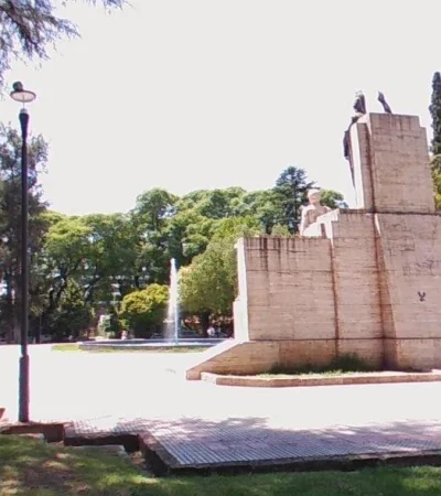 plaza-italia-mendoza