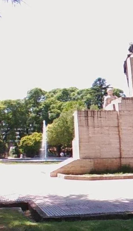 plaza-italia-mendoza