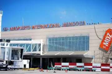 Asambleas aeronáuticas en aeropuertos podrían afectar este lunes los vuelos en todo el país