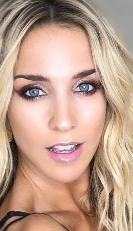 soledad-fandiño-rojo-vivo-vestido-fotos-instagram-revista-modelo-99