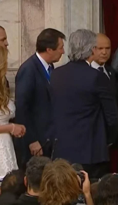 gesto-cristina-foto-video-macri-congreso-significado