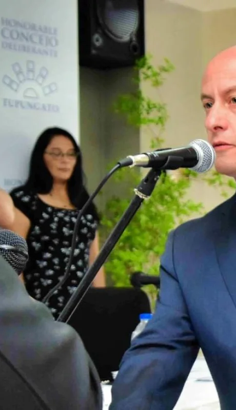 Jura-y-Asunción-2º-periodo-de-Intendente-Gustavo-Soto-Tgto3(1)