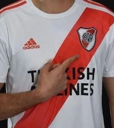 River-Plate-camiseta