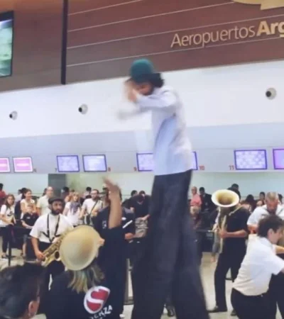 aeropuertos-argentina-2000-flashmob-mendoza-video