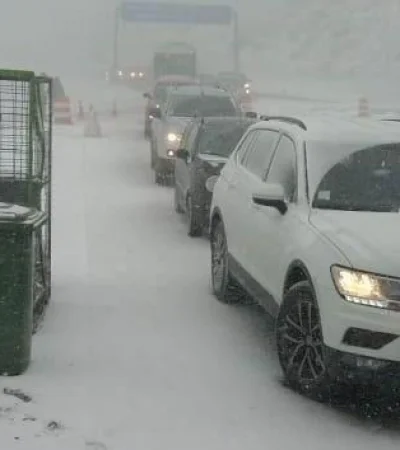 En los últimos días cerraron el Túnel Cristo Redentor por temporales de nieve y viento en la alta montaña de Mendoza.
