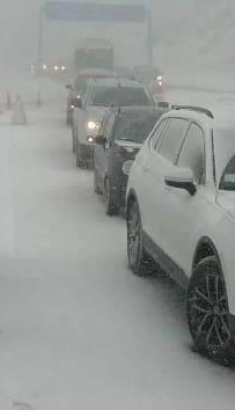 En los últimos días cerraron el Túnel Cristo Redentor por temporales de nieve y viento en la alta montaña de Mendoza.