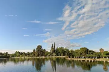 Así estará el tiempo en Mendoza: días cálidos, cielo despejado y alerta por Zonda